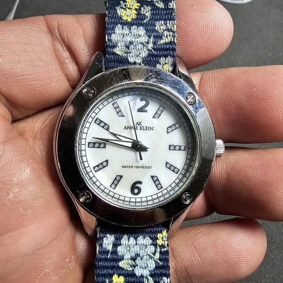 Anne Klein Ladies Quartz Watch Silver Tone Mother Of Pearl Dial Working 10/9471 - Picture 1 of 7